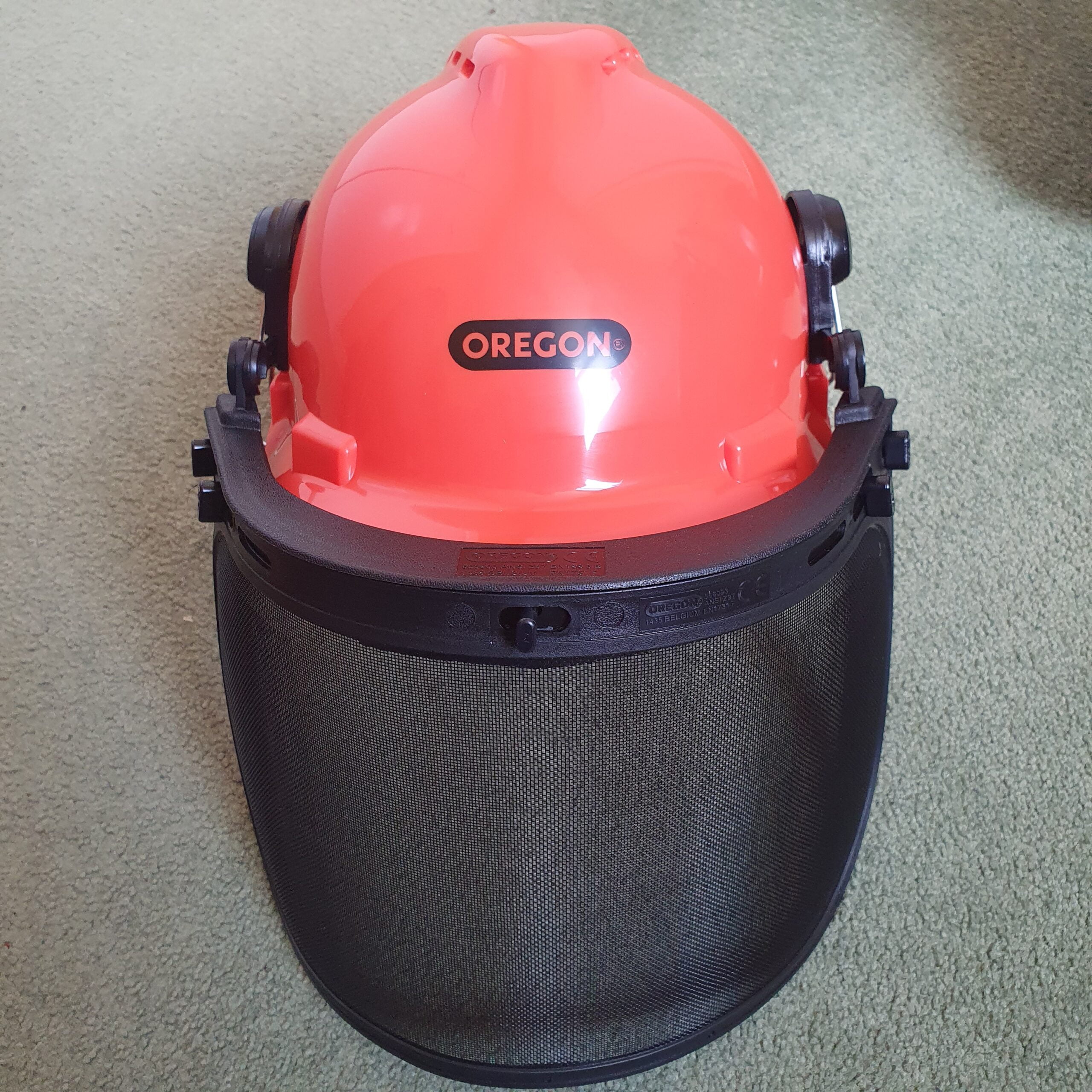 Oregon Chainsaw Safety Helmet - Garden Equipment Review