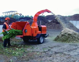 Timberwolf S426TDHB Shredder Processing Green Waste