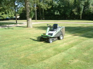 Etesia Hydro 80 With Roller Attachment