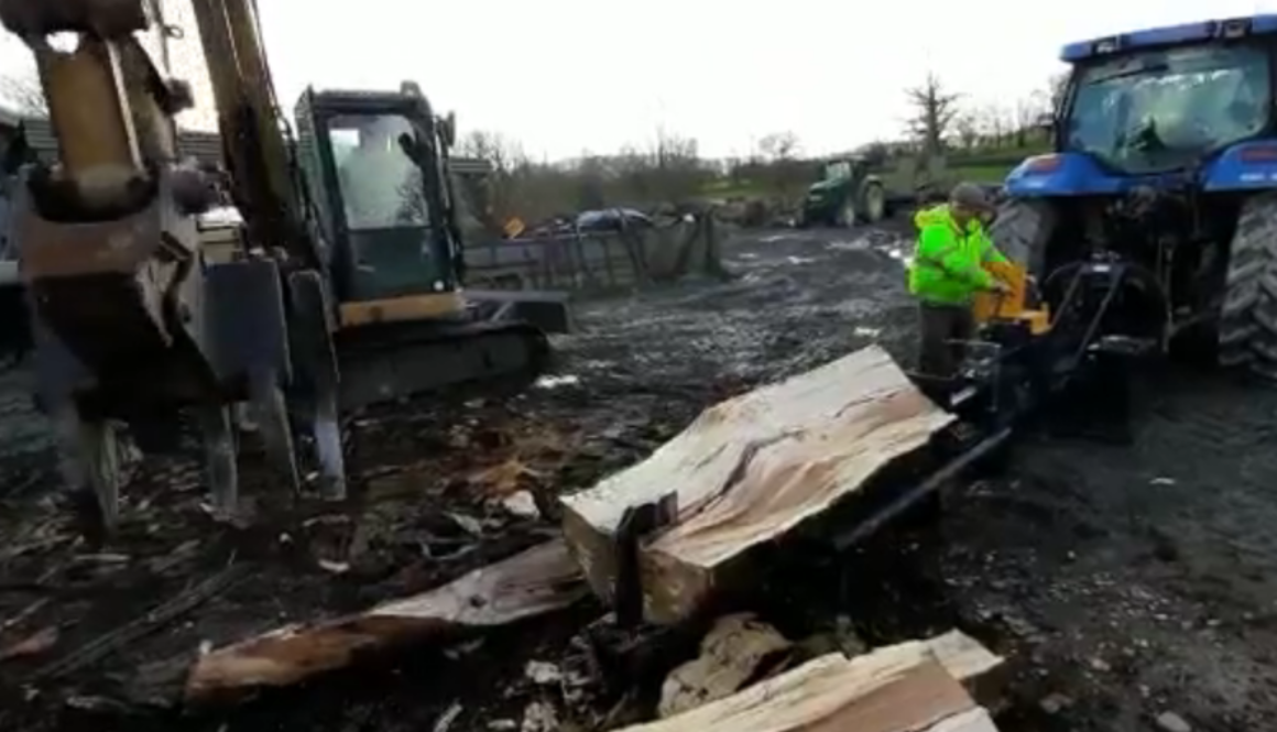 23-Tonne Log Splitter