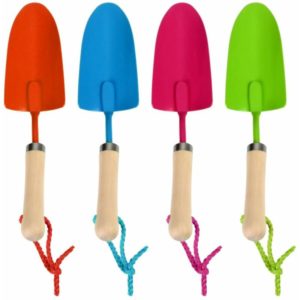 Esschert Design children's hand shovel made of metal, with wooden handle, hanging loop, children's garden shovel, garden tool, assorted colors, color