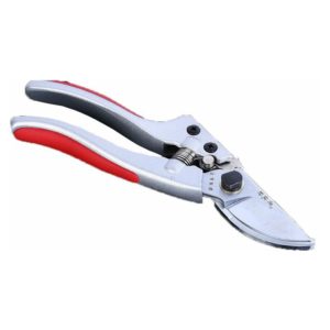 SK5 stainless steel secateurs allow precise cuts - ideal for trimming hedges, trees, plants, etc.